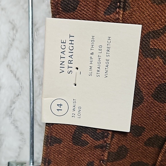 NWT Universal Thread Plus size Cheetah print straight leg jeans. - Picture 4 of 7